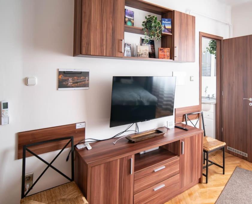 Bumblebee Apartment With Ac Budapest Eksteriør billede