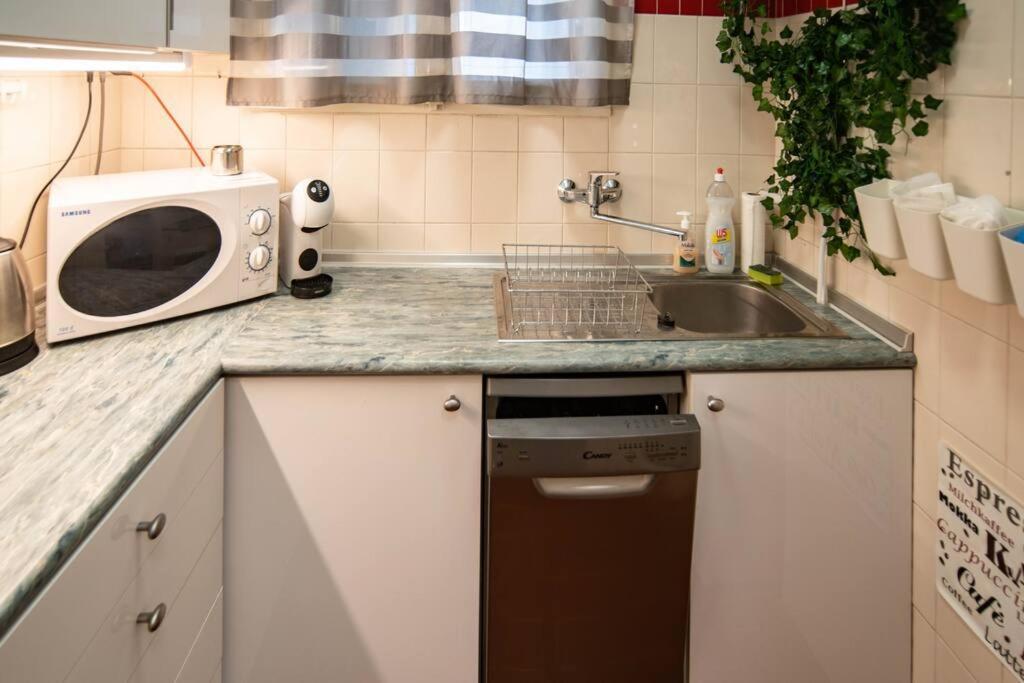 Bumblebee Apartment With Ac Budapest Eksteriør billede